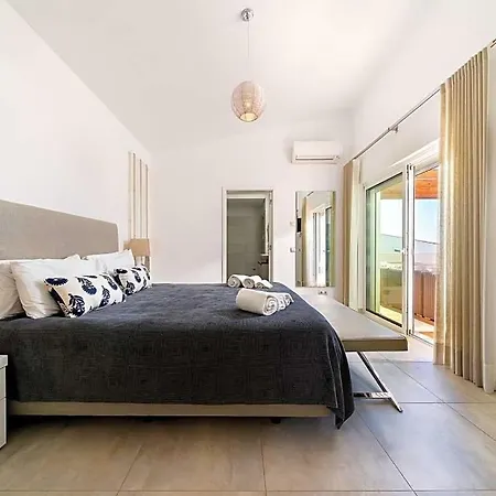 Sleeps 8 With Pool Air Con And Wifi * Vale do Lobo